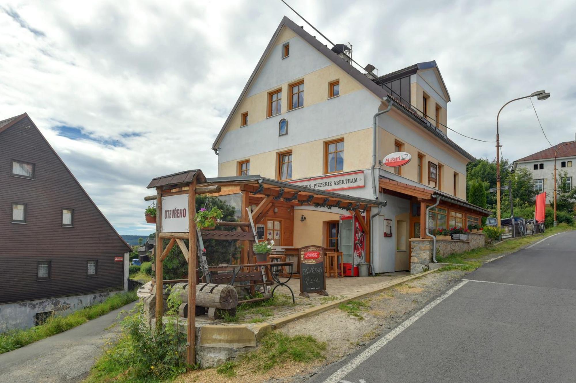 Resort Abertham - Penzion Ellen Abertamy Buitenkant foto